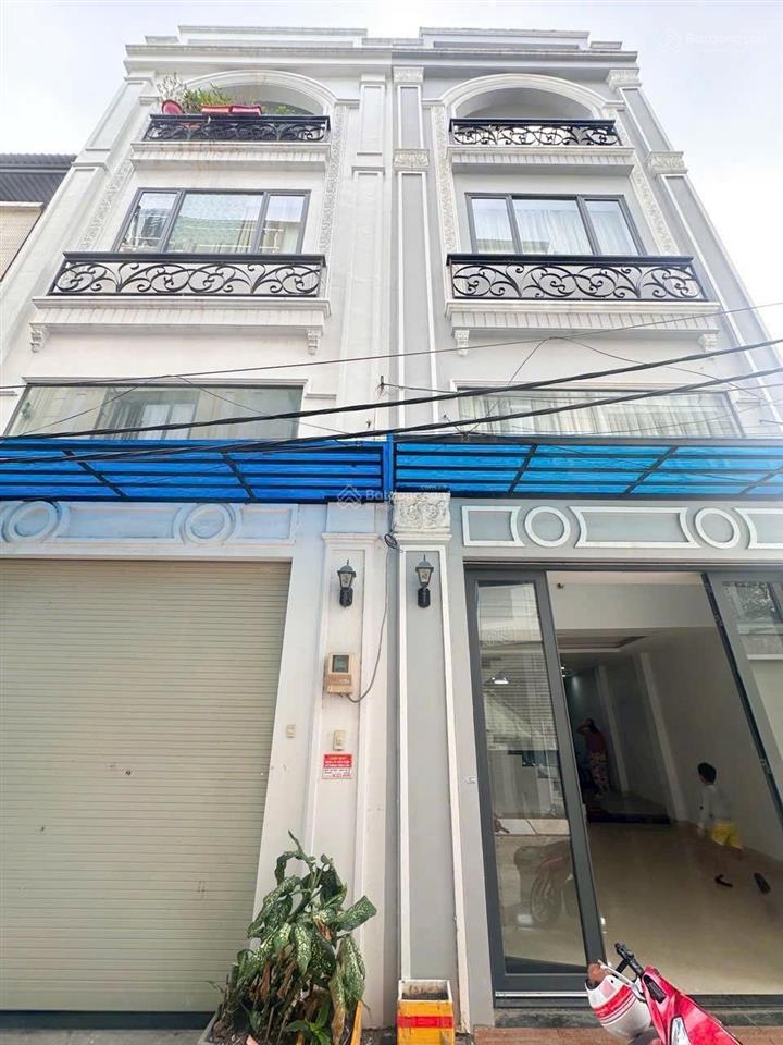 Bán gấp nhà đẹp 4 tầng, 4.5m x 12m, ô tô vào nhà, giá 7.9 tỷ, huỳnh tấn phát, quận 7