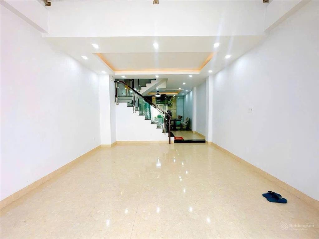 Bán gấp nhà đẹp 4 tầng, 4.5m x 12m, ô tô vào nhà, giá 7.9 tỷ, huỳnh tấn phát, quận 7