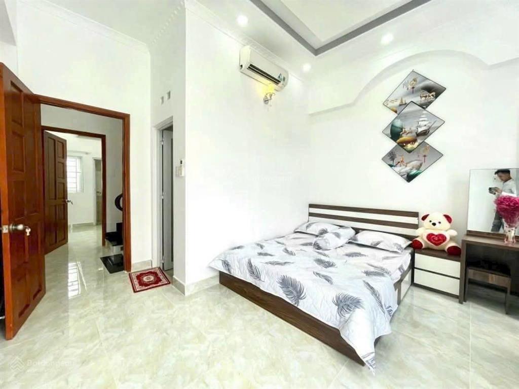 Kẹt tiền bán gấp nhà trệt 2 lầu sân thượng 4.2x12.5m, hẻm xe hơi 1806 huỳnh tấn phát, 5.1 tỷ sát q7