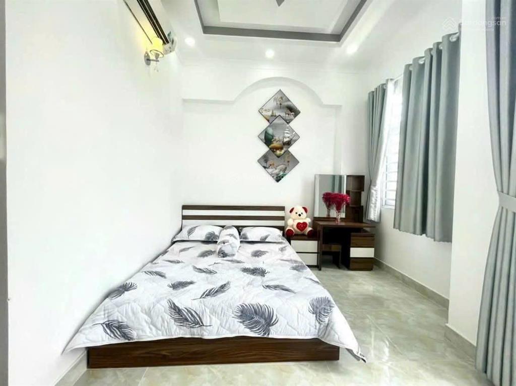 Kẹt tiền bán gấp nhà trệt 2 lầu sân thượng 4.2x12.5m, hẻm xe hơi 1806 huỳnh tấn phát, 5.1 tỷ sát q7