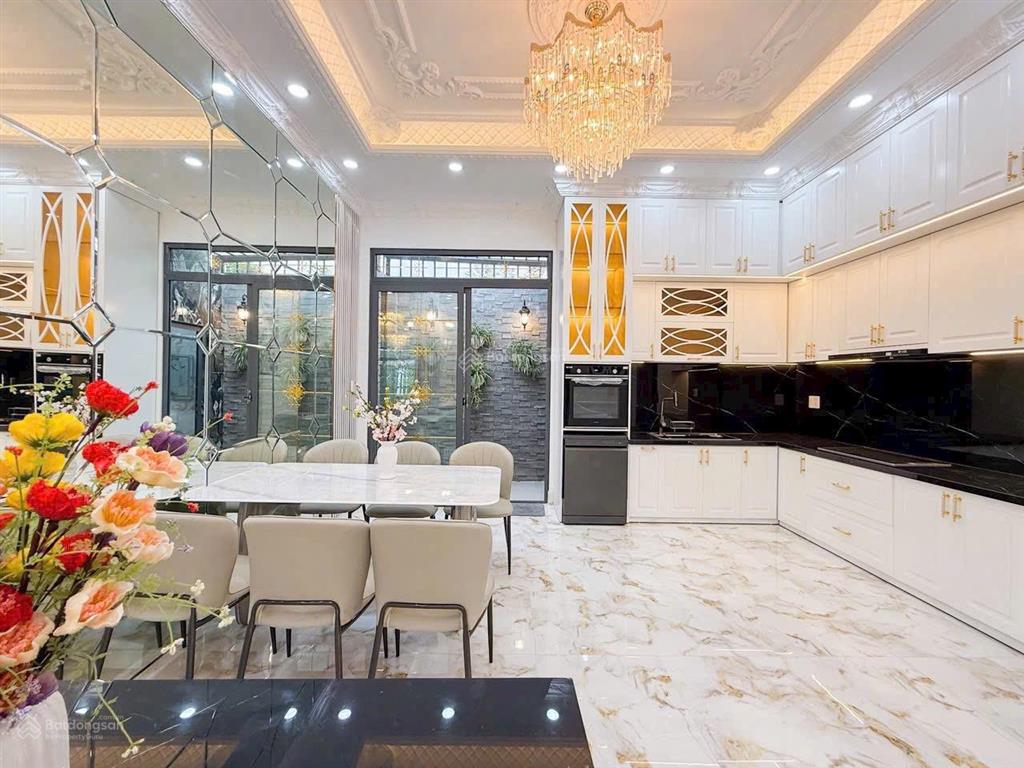 Hot! đẹp từng centimet  nhà phố mới 4 tầng 5x16m, giá 9.8 tỷ thang máy  đường 10m kdc vip nhà bè