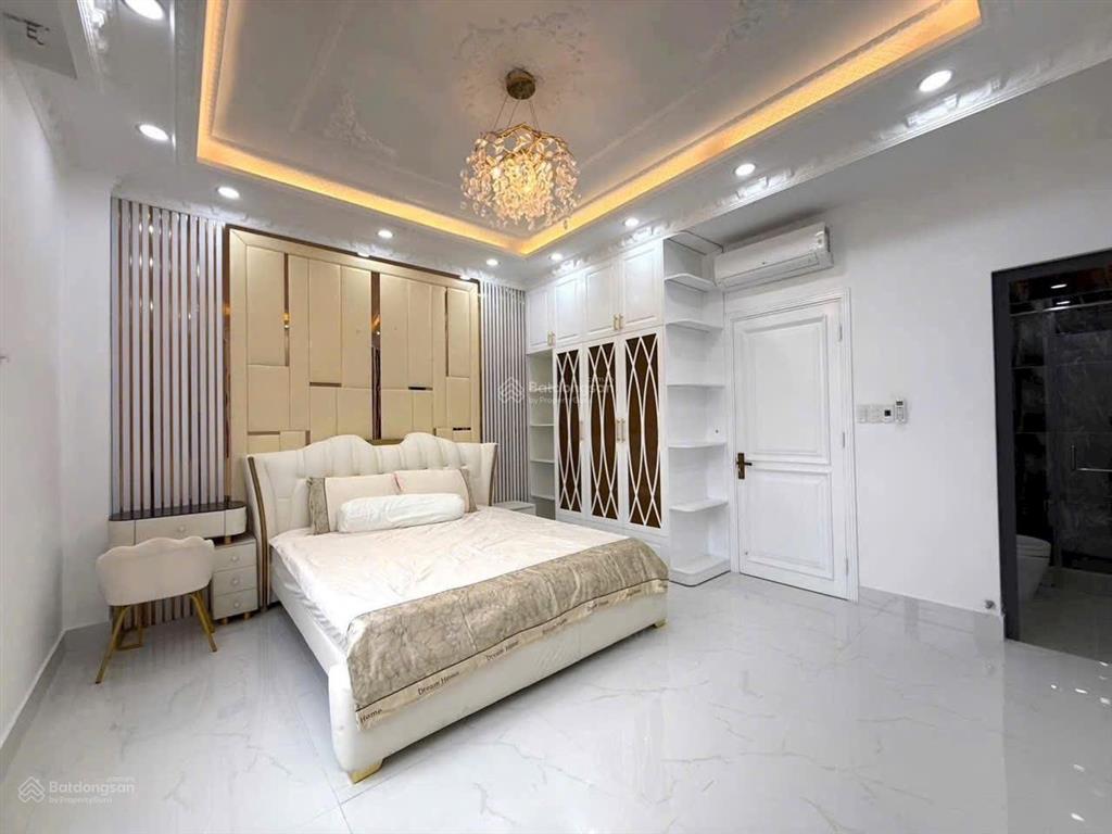 Hot! đẹp từng centimet  nhà phố mới 4 tầng 5x16m, giá 9.8 tỷ thang máy  đường 10m kdc vip nhà bè