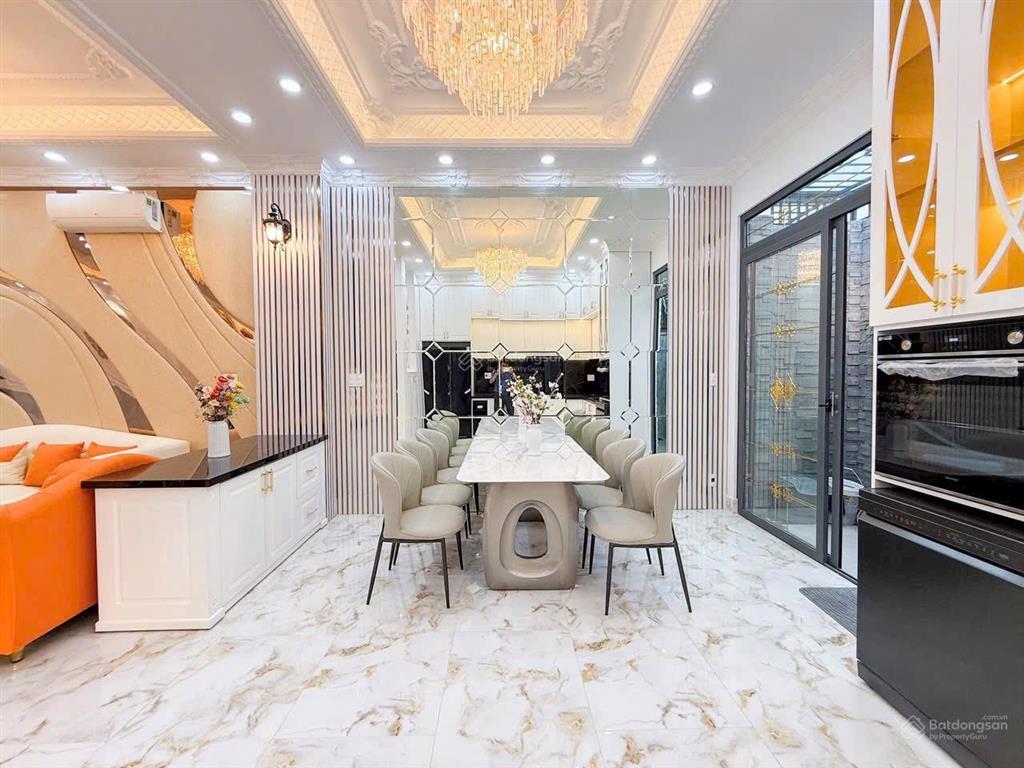 Hot! đẹp từng centimet  nhà phố mới 4 tầng 5x16m, giá 9.8 tỷ thang máy  đường 10m kdc vip nhà bè