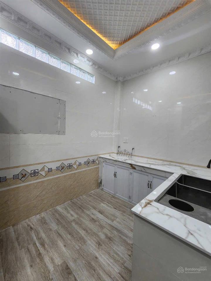 Bán gấp nhà đẹp 3 tầng 5,6x9m, full nội thất, giá 4.99 tỷ, huỳnh tấn phát gần quận 7