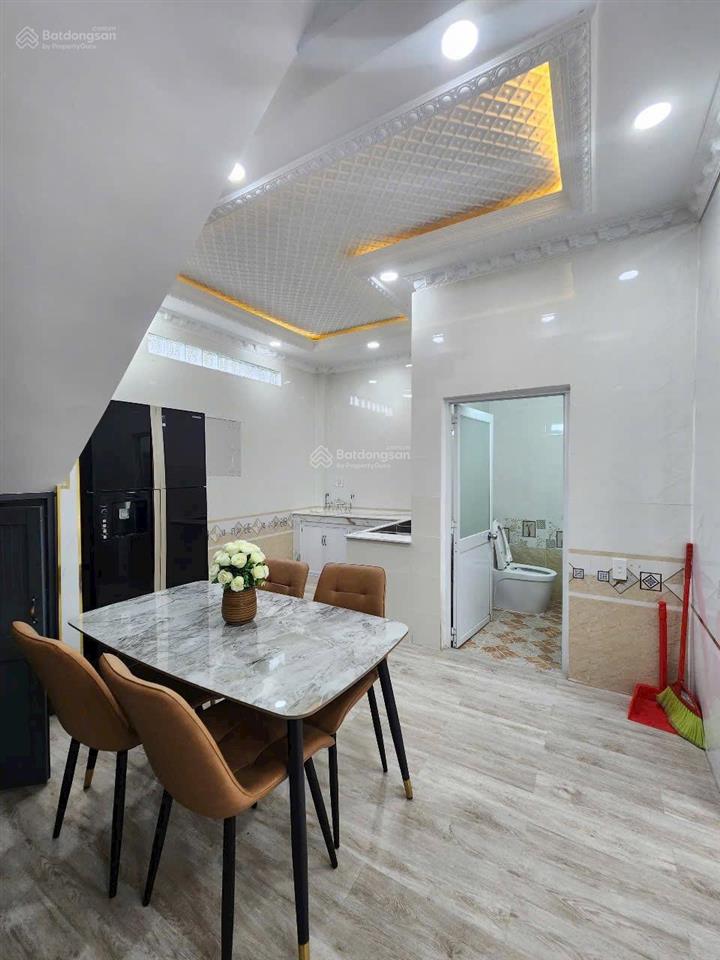 Bán gấp nhà đẹp 3 tầng 5,6x9m, full nội thất, giá 4.99 tỷ, huỳnh tấn phát gần quận 7