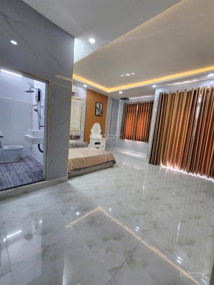 Bán gấp nhà đẹp 3 tầng 5,6x9m, full nội thất, giá 4.99 tỷ, huỳnh tấn phát gần quận 7