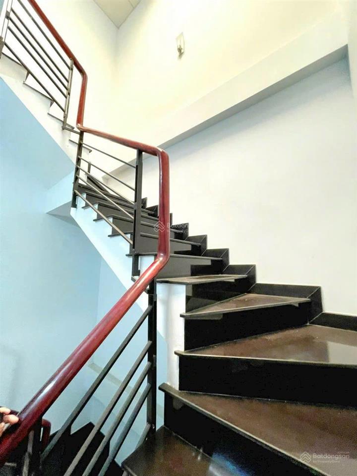 Bán gấp nhà 3 tầng 58.5m2 hẻm 1716 gần mặt tiền huỳnh tấn phát sát quận 7, giá chỉ 4,29 tỷ