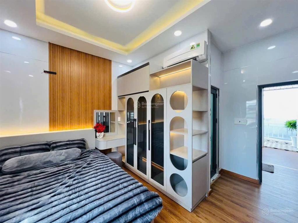 Bán gấp nhà đẹp 3 tầng tặng full nội thất 4x12m, giá chỉ 4.79 tỷ, hẻm 1716 huỳnh tấn phát sát quận7