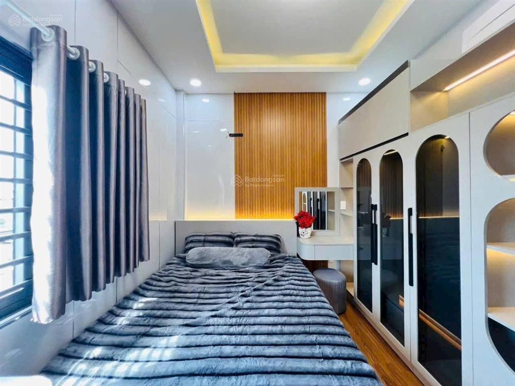 Bán gấp nhà đẹp 3 tầng tặng full nội thất 4x12m, giá chỉ 4.79 tỷ, hẻm 1716 huỳnh tấn phát sát quận7