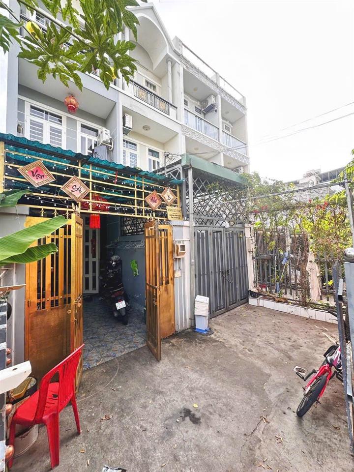 Bán nhà 4 tầng 6x17m chia làm 2 căn siêu rẻ cơ hội vừa ở vừa cho thuê, 5.38 tỷ, huỳnh tấn phát nb