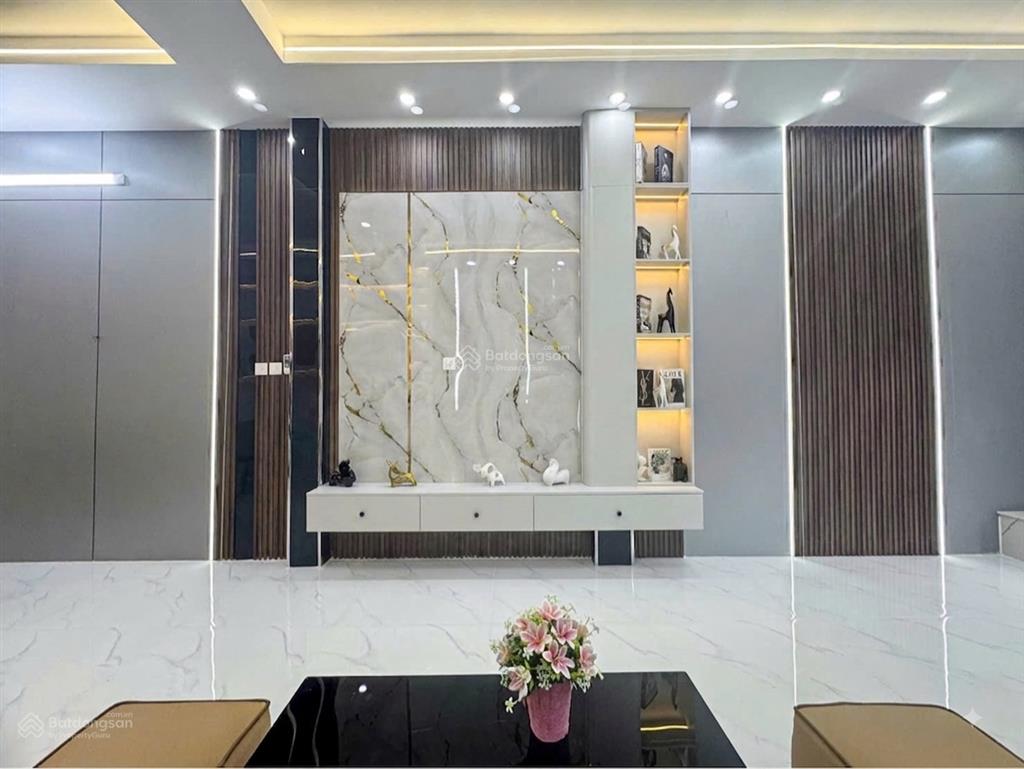 Bán gấp nhà đẹp 2 tầng 4x16.5m, tặng nội thất, 5.9 tỷ, hẻm thông huỳnh tấn phát, phú thuận, quận 7