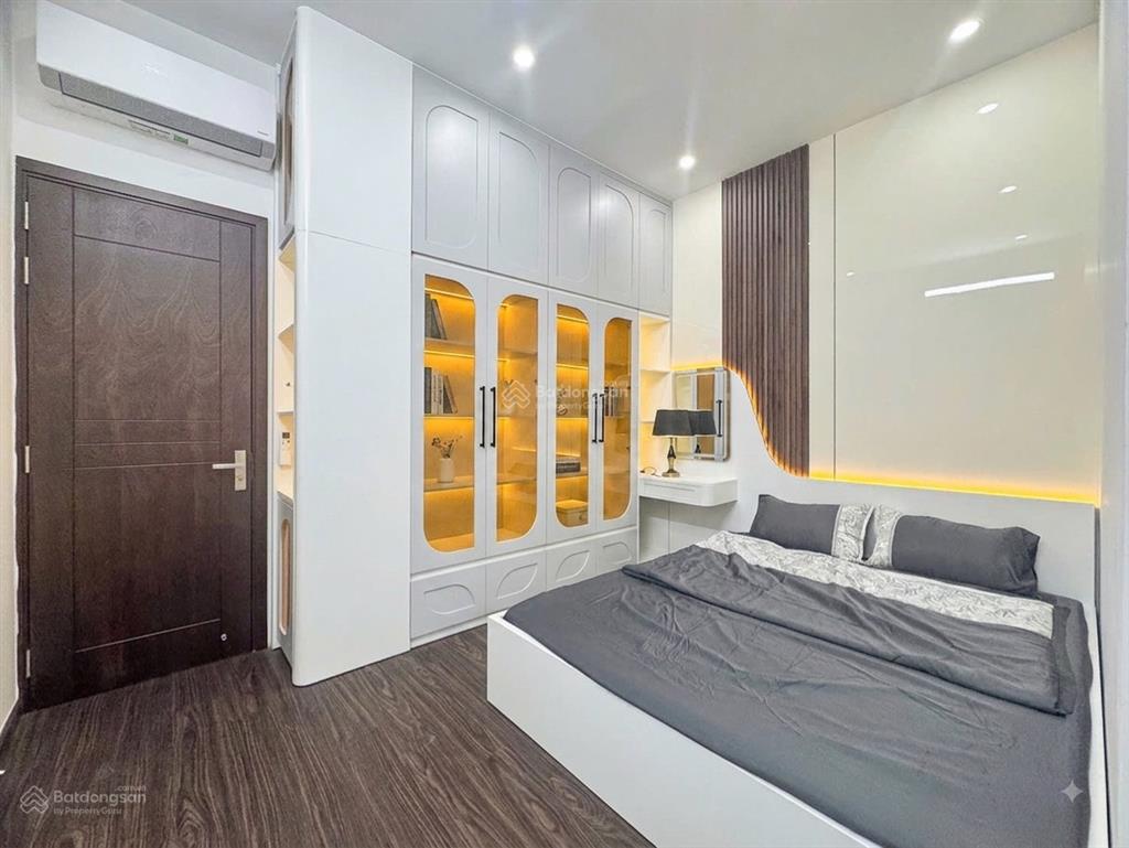 Bán gấp nhà đẹp 2 tầng 4x16.5m, tặng nội thất, 5.9 tỷ, hẻm thông huỳnh tấn phát, phú thuận, quận 7
