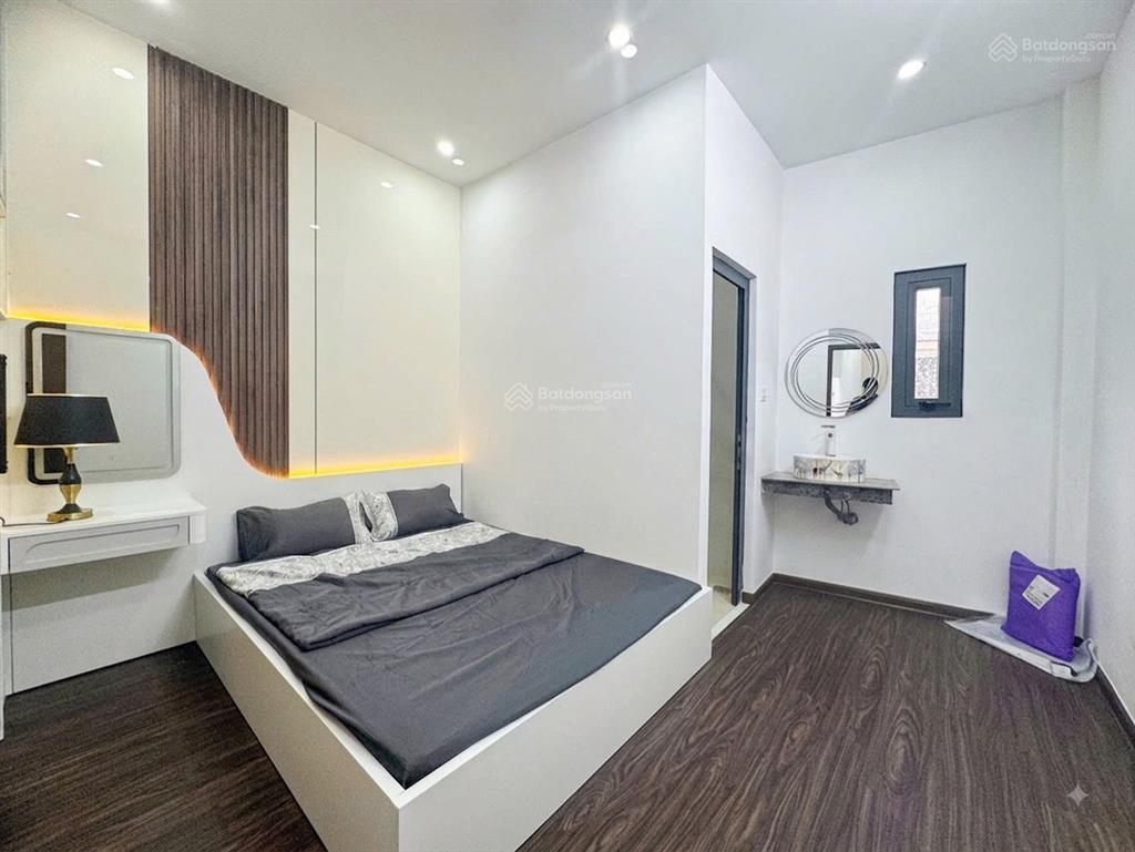 Bán gấp nhà đẹp 2 tầng 4x16.5m, tặng nội thất, 5.9 tỷ, hẻm thông huỳnh tấn phát, phú thuận, quận 7