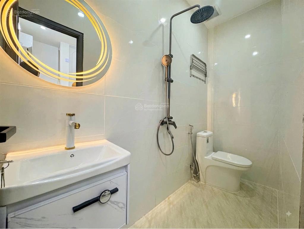 Bán gấp nhà đẹp 2 tầng 4x16.5m, tặng nội thất, 5.9 tỷ, hẻm thông huỳnh tấn phát, phú thuận, quận 7