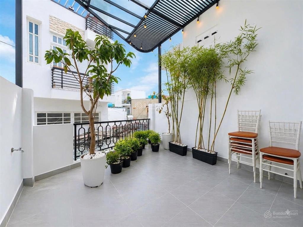 Bán gấp nhà đẹp 2 tầng 4x16.5m, tặng nội thất, 5.9 tỷ, hẻm thông huỳnh tấn phát, phú thuận, quận 7