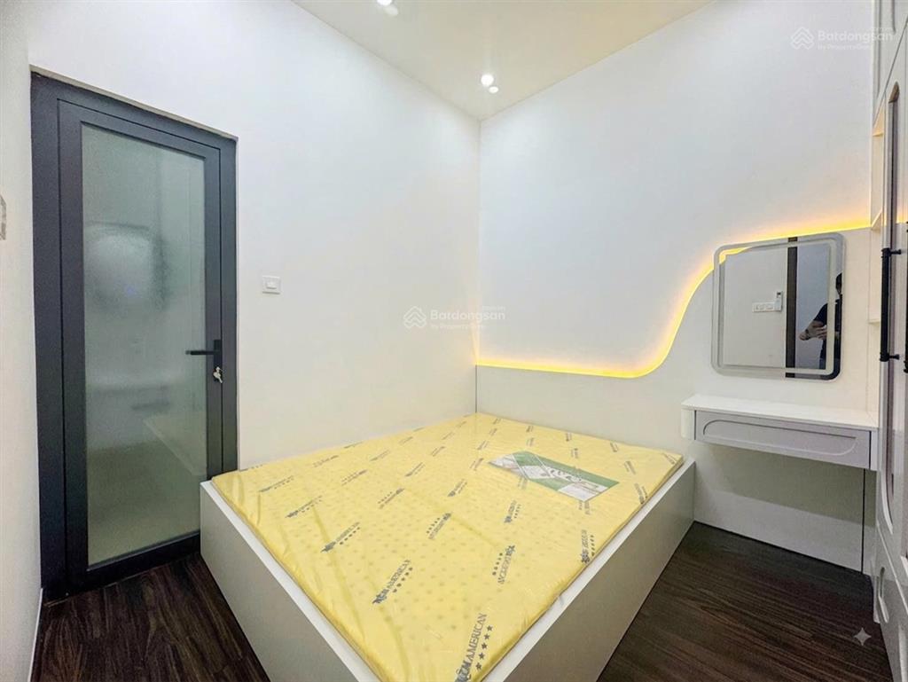 Bán gấp nhà đẹp 2 tầng 4x16.5m, tặng nội thất, 5.9 tỷ, hẻm thông huỳnh tấn phát, phú thuận, quận 7