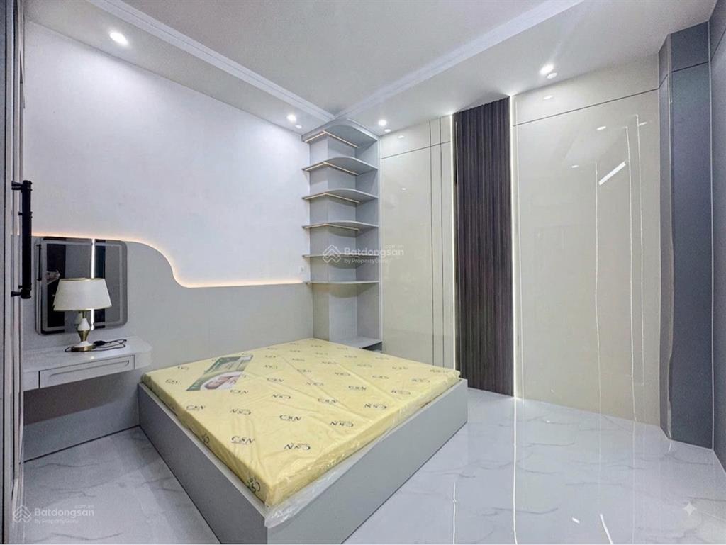 Bán gấp nhà đẹp 2 tầng 4x16.5m, tặng nội thất, 5.9 tỷ, hẻm thông huỳnh tấn phát, phú thuận, quận 7