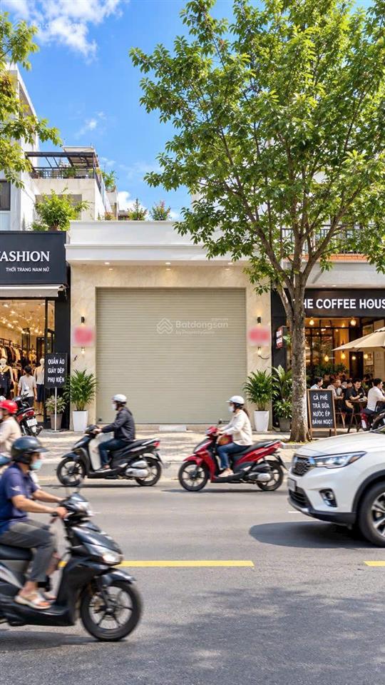 Cho thuê nhà đẹp mặt tiền kinh doanh sầm uất huỳnh tấn phát giáp quận 7. 4,1x26m giá chỉ 20tr/tháng
