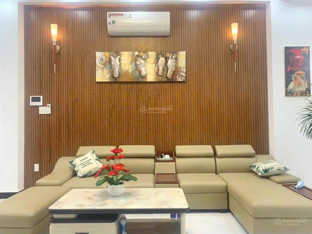 Ngộp bán rẻ nhà mới đẹp 4 tầng 5x19m, full nội thất, giá 7.5 tỷ, hẻm xe hơi huỳnh tấn phát, nhà bè