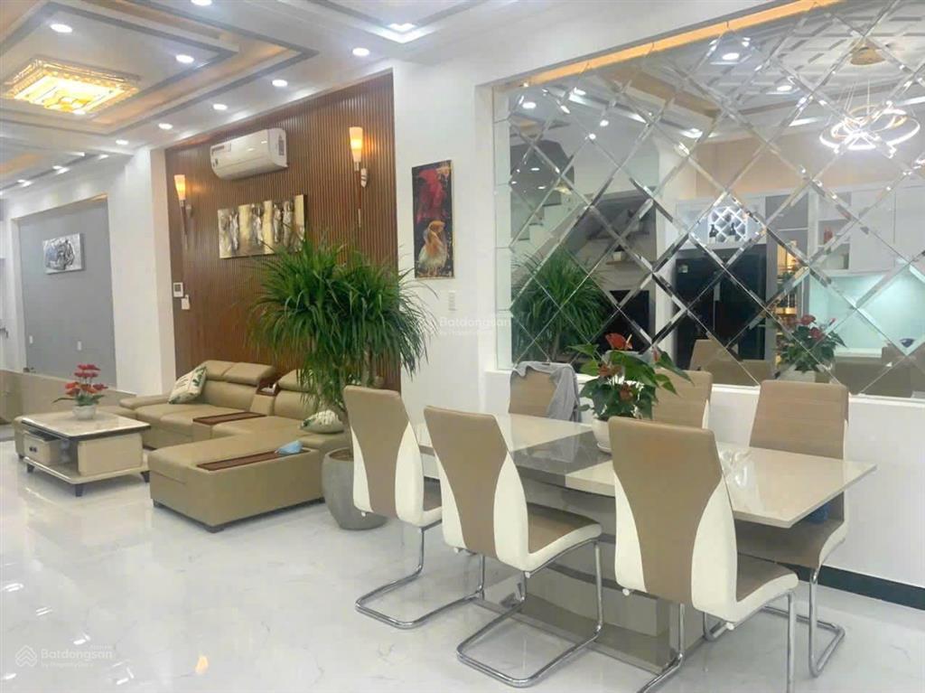 Ngộp bán rẻ nhà mới đẹp 4 tầng 5x19m, full nội thất, giá 7.5 tỷ, hẻm xe hơi huỳnh tấn phát, nhà bè