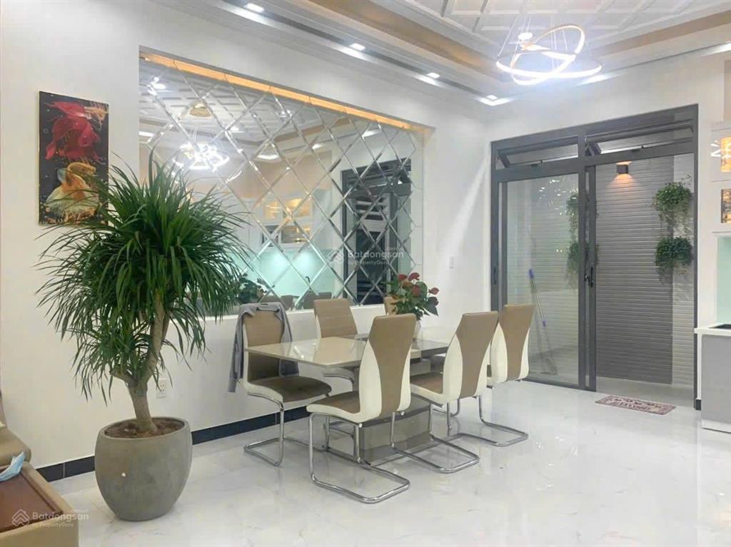 Ngộp bán rẻ nhà mới đẹp 4 tầng 5x19m, full nội thất, giá 7.5 tỷ, hẻm xe hơi huỳnh tấn phát, nhà bè