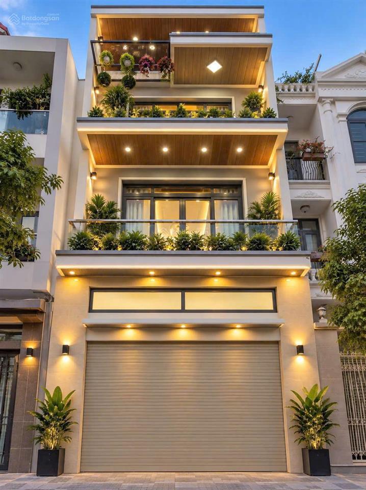 Ngộp bán rẻ nhà mới đẹp 4 tầng 5x19m, full nội thất, giá 7.5 tỷ, hẻm xe hơi huỳnh tấn phát, nhà bè