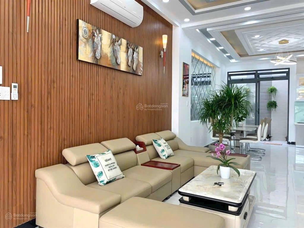 Ngộp bán rẻ nhà mới đẹp 4 tầng 5x19m, full nội thất, giá 7.5 tỷ, hẻm xe hơi huỳnh tấn phát, nhà bè