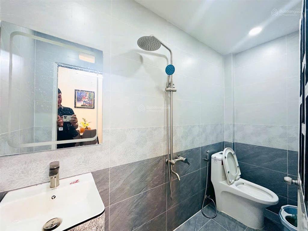 Bán gấp nhà đẹp 2 tầng tặng full nội thất 5x9m, giá chỉ 4.99 tỷ, hẻm 1942 huỳnh tấn phát sát quận7