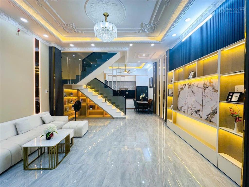 Bán gấp nhà đẹp 2 tầng tặng full nội thất 5x9m, giá chỉ 4.99 tỷ, hẻm 1942 huỳnh tấn phát sát quận7
