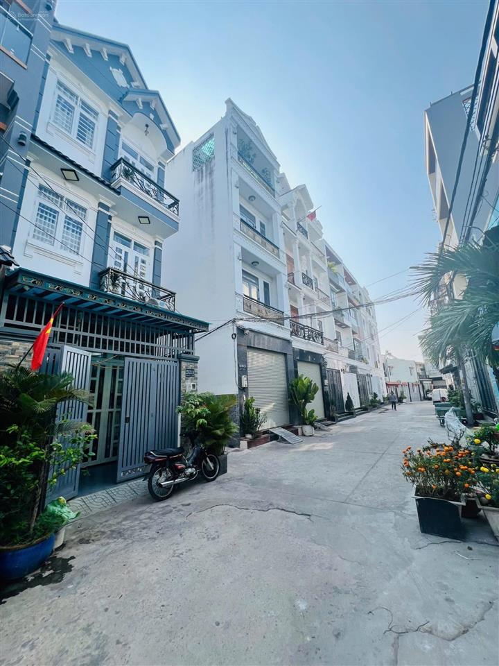 Hót!bán gấp nhà đẹp 3 tầng 5x10m, giá chỉ 4.9 tỷ, hẻm xe hơi huỳnh tấn phát nhà bè gần cầu phú xuân