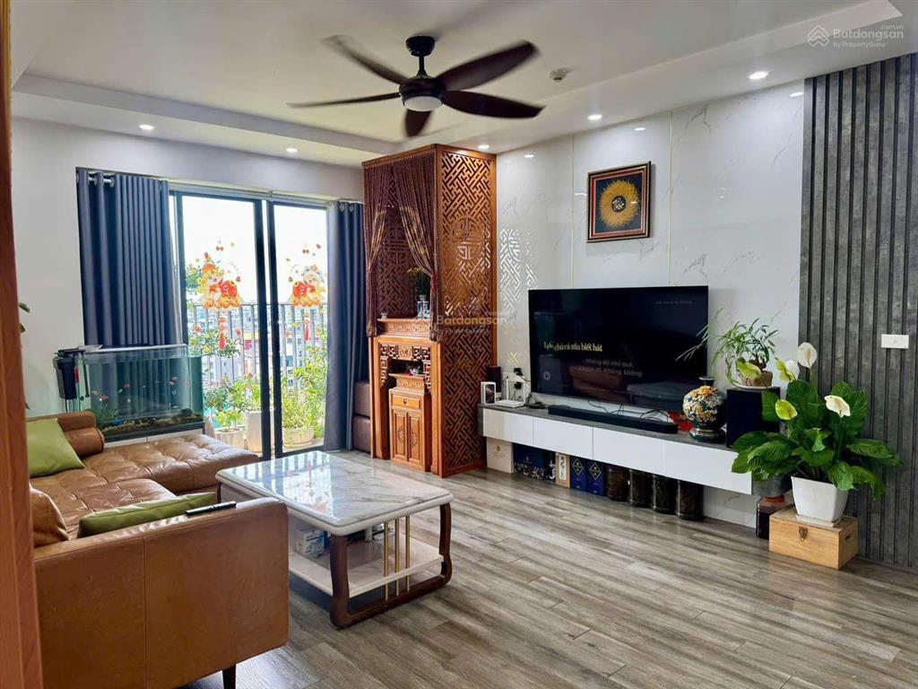 Bán căn 3 ngủ cc xuân phương residence 5 tỷ. sẵn sổ.  0374 880 ***