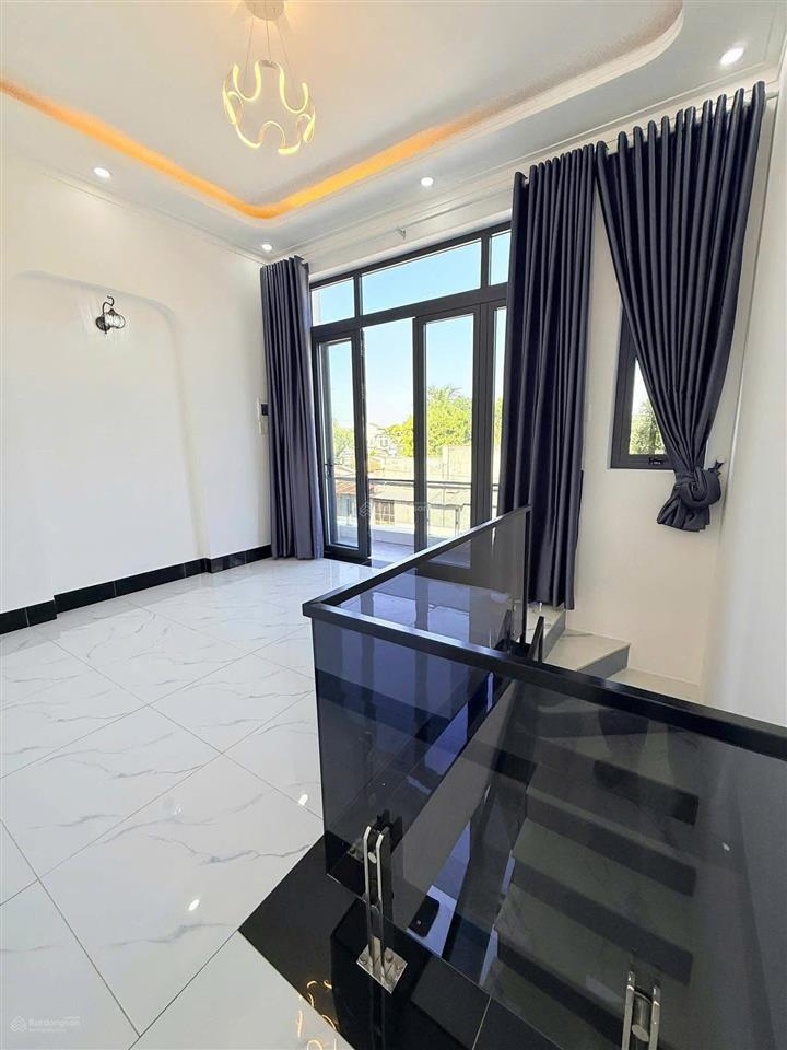 Nhà xây mới 85m2 đường nhựa vỉa hè 2.1 tỷ ở gần công an phường tân triều, đồng nai