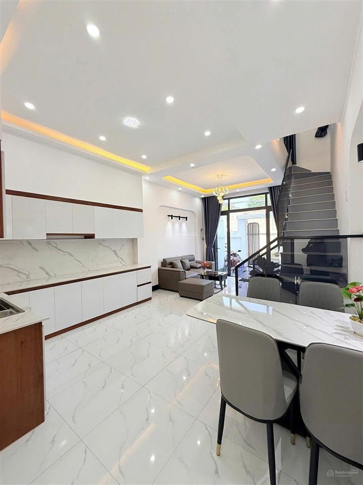 Nhà xây mới 85m2 đường nhựa vỉa hè 2.1 tỷ ở gần công an phường tân triều, đồng nai