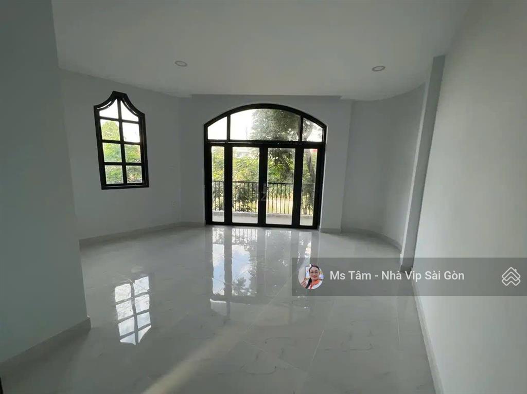 Quận 1 chỉ 15 tỷ nhà góc 3 mặt tiền hoàng sa hợp kinh doanh6 tầng gọi ngay e tâm 0932 723 *** nha