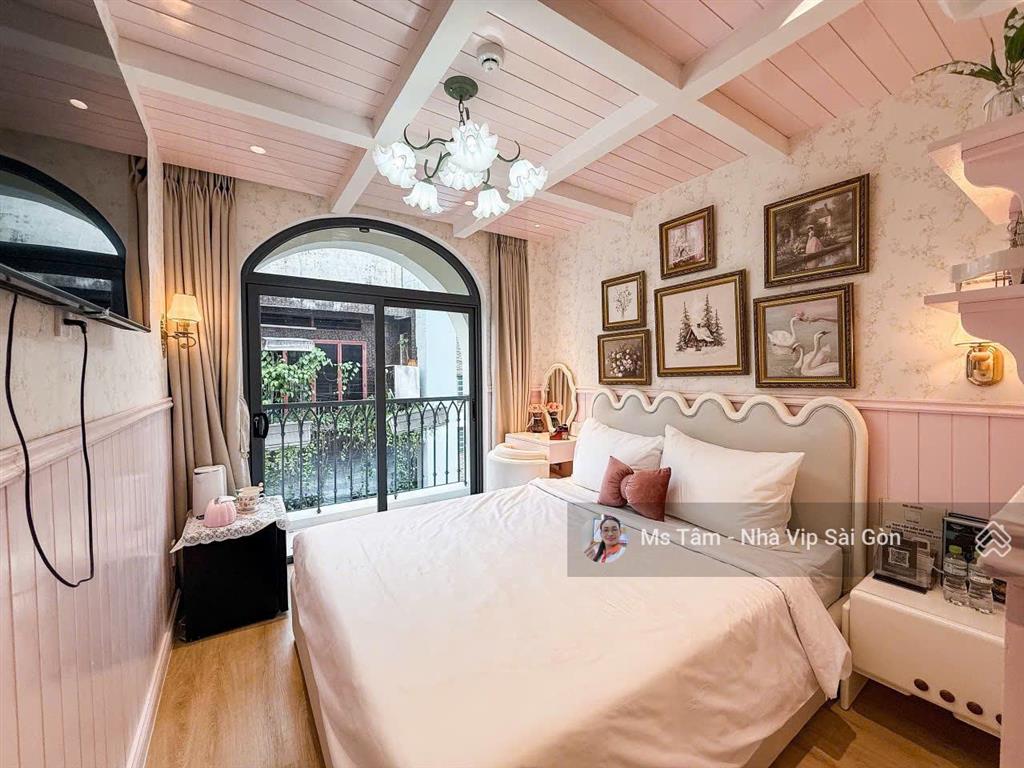 Bán nhà mặt tiền hoa lan chỉ 16 tỷ  phan xích long hầm + 4 tầngtiện kd gọi ngay 0932 723 *** e tâm