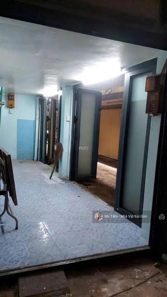 Cho thuê nguyên căn 10 triệu nguyễn thái học quận 1  3 tầng 3wc nhà trống giao ngay 0932 723 ***