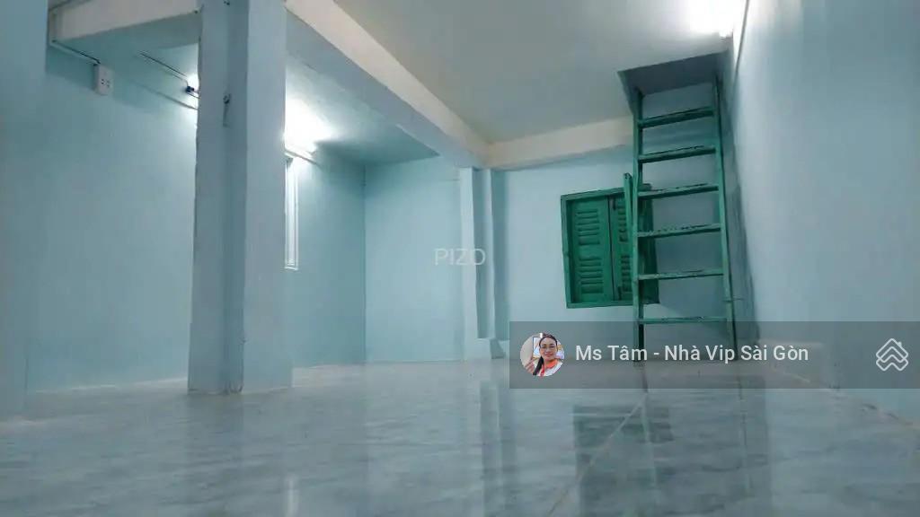 Cho thuê nguyên căn 10 triệu nguyễn thái học quận 1  3 tầng 3wc nhà trống giao ngay 0932 723 ***