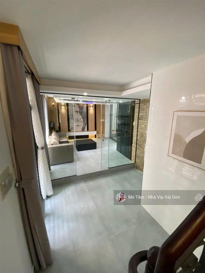 Chdv 12 phòng(6 x 15m)nở hậu 6 tầng thang máy huỳnh văn bánh,phú nhuậnthuê 60 triệu 0932 723 ***