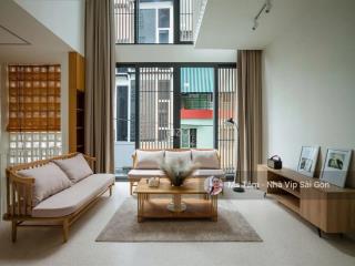 Căn duy nhấthẻm sang! ngay nhà thờ màu hồng  đường hai bà trưng,quận 1 (4mx11m) 2 tầng.chỉ 9,9 tỷ