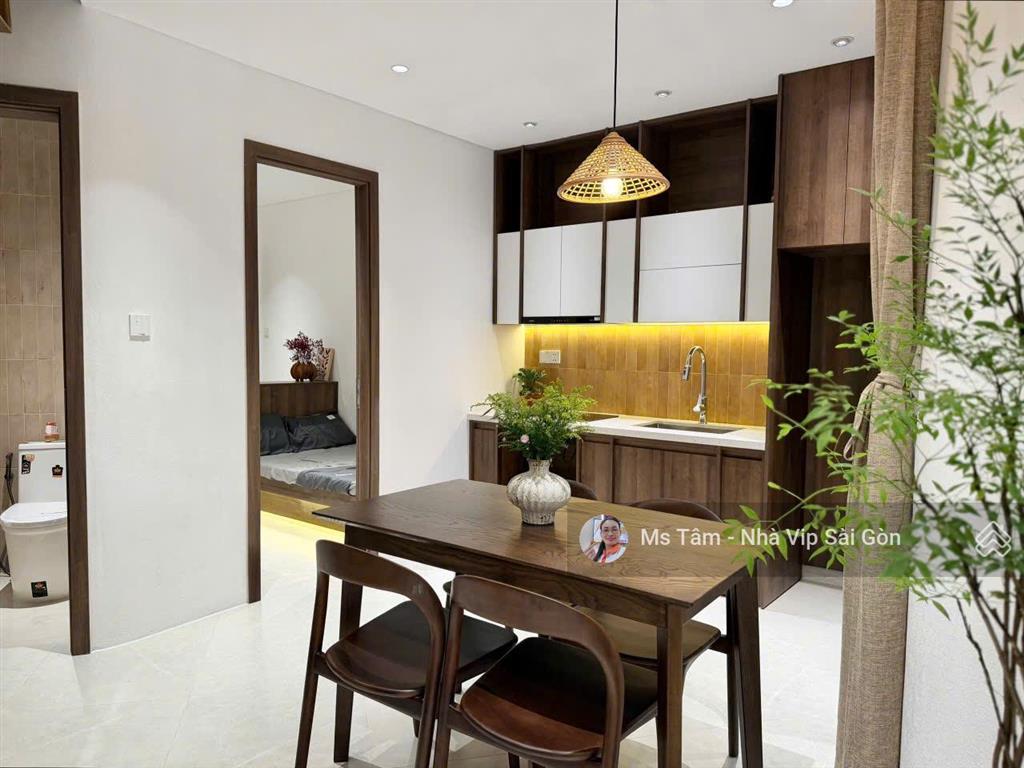 Cho thuê nc góc mặt tiền lầu 1 cc bàu cát giá chỉ 4,5tr ban công thoáng mát  an ninh  0932 723 ***