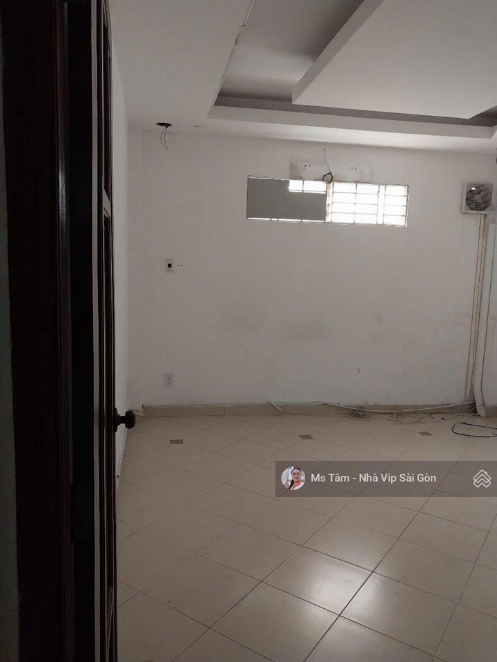 Cho thuê nhà nguyên căn 25tr (4 x 18)  4 tầng đường 3/2 đoạn đẹp ngay hà đô.  0932 723 *** ms tâm