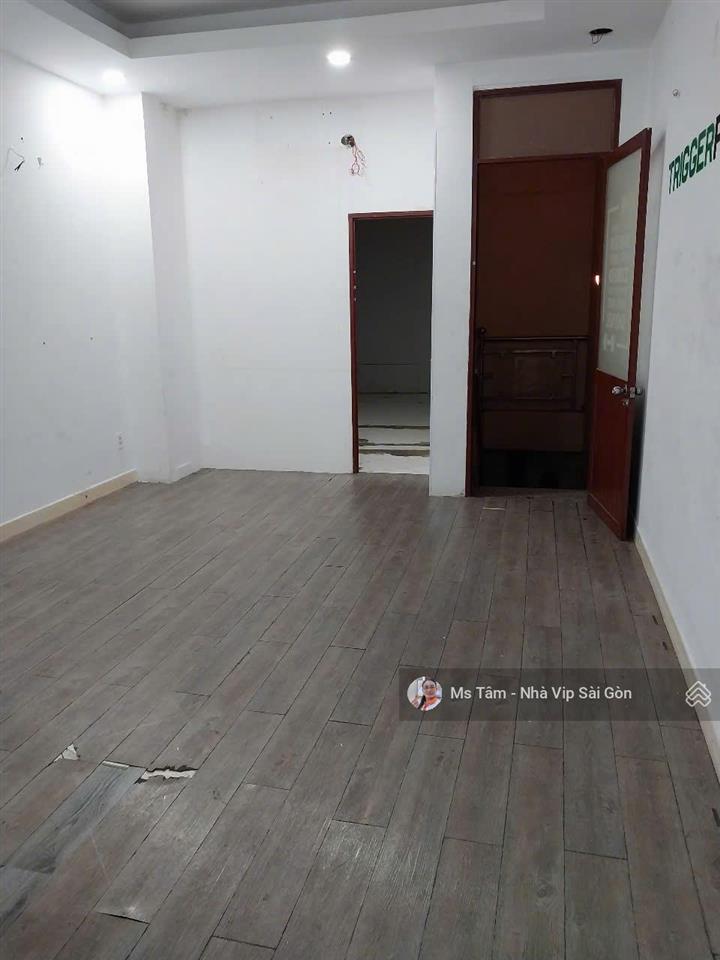 Cho thuê nhà nguyên căn 25tr (4 x 18)  4 tầng đường 3/2 đoạn đẹp ngay hà đô.  0932 723 *** ms tâm