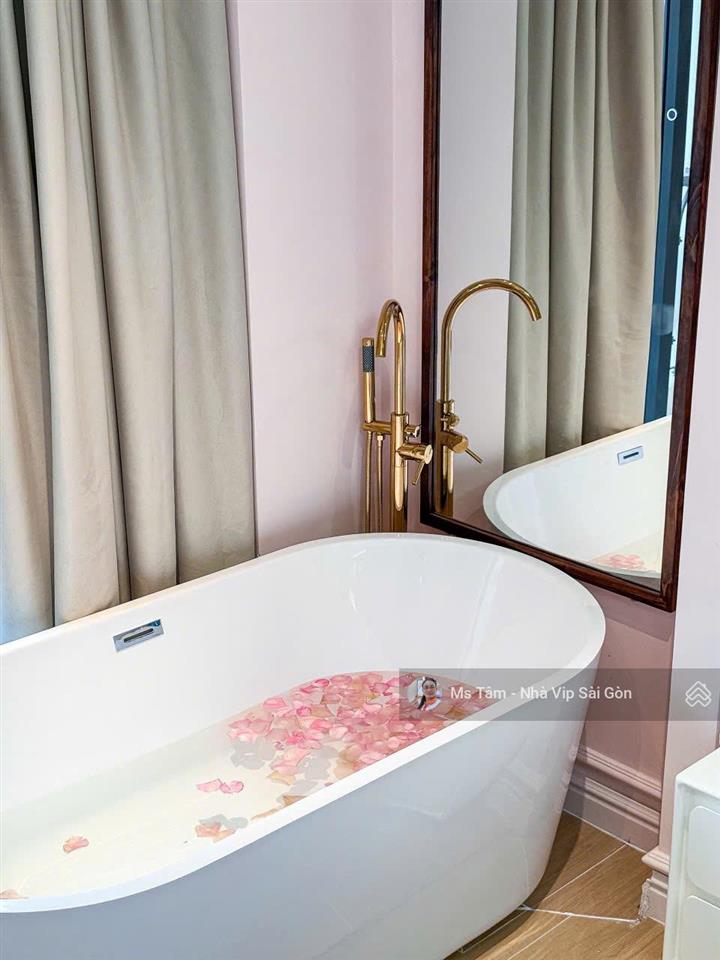 Cho thuê nguyên căn mt phan đình phùng pn giáp q1 q3  3 tầng chỉ 28 triệu vào kd ngay 0932 723 ***