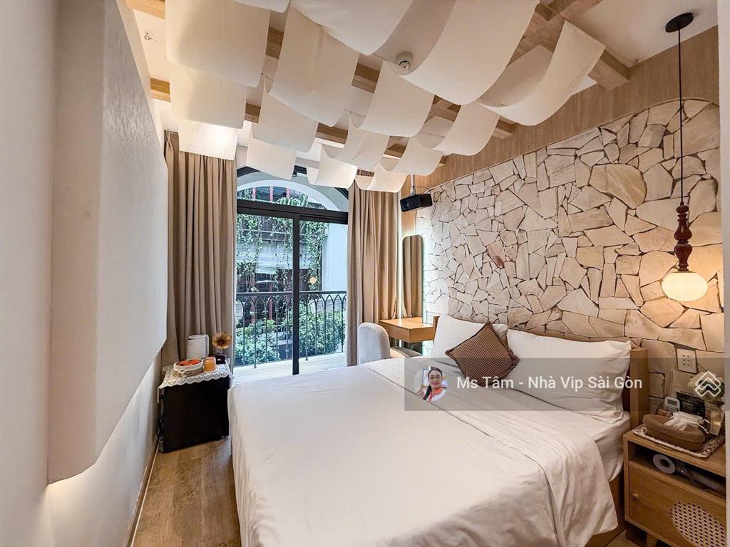 Cho thuê nguyên căn mt phan đình phùng pn giáp q1 q3  3 tầng chỉ 28 triệu vào kd ngay 0932 723 ***