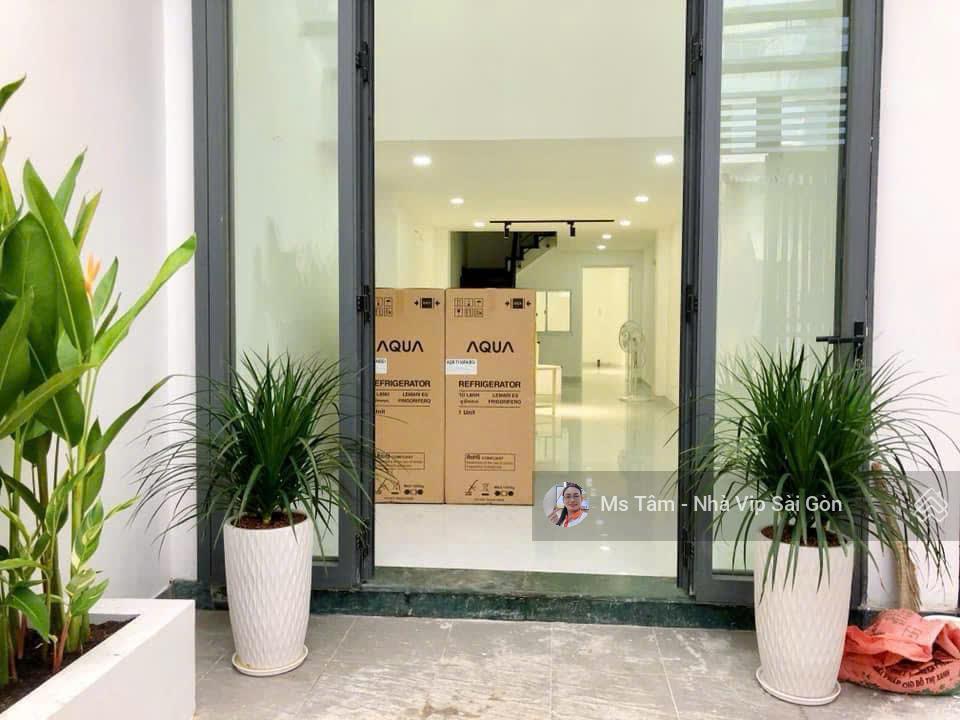 Nhà đẹp ở ngay! chỉ 9,9 tỷ xe hơi tới cửagiáp hoàng hoa thám nhà mới xây 4,5x10m 3pn 1p xông hơi