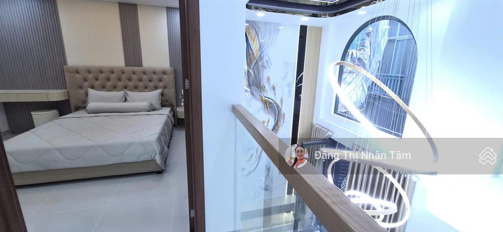 Gần sân bay ngang 7m nhà mới xây vô ở ngay nguyễn bỉnh khiêm phạm văn đồng  4pn 4 tầng 0932 723 ***