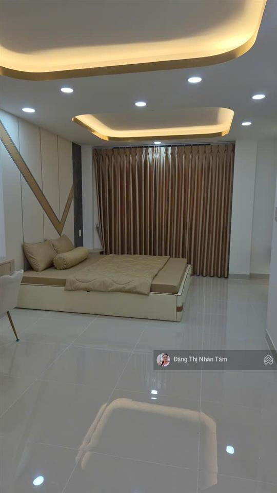 Gần sân bay ngang 7m nhà mới xây vô ở ngay nguyễn bỉnh khiêm phạm văn đồng  4pn 4 tầng 0932 723 ***