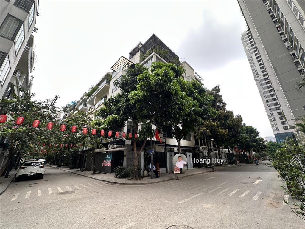 Chính chủ bán nhà liền kề nguyễn tuân, lô góc 3 thoáng, sân chơi, vỉa hè rộng 108m2 6t mt 22m 68 tỷ