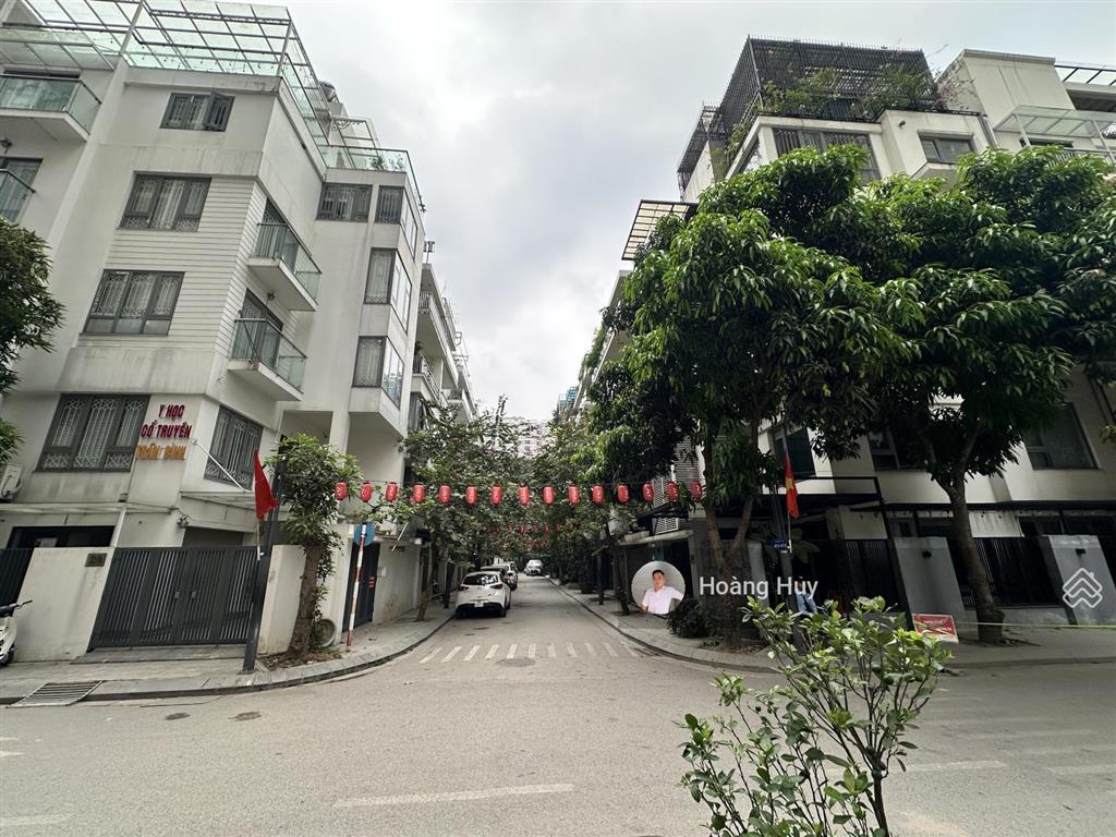 Chính chủ bán nhà liền kề nguyễn tuân, lô góc 3 thoáng, sân chơi, vỉa hè rộng 108m2 6t mt 22m 68 tỷ