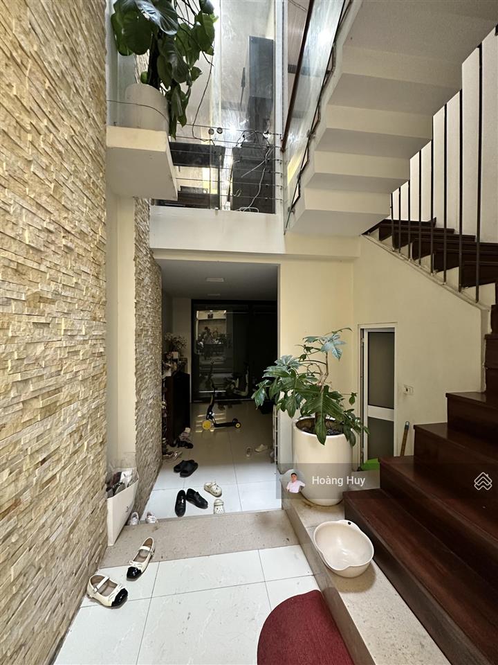 Chính chủ bán nhà vũ trọng phụng, gần phố, tự xây chắc chắn, full nội thất 62m2 5t mt 4,1m 18,5 tỷ